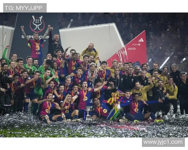 球迷热衷收藏足球球星纪念珍品展现独特情怀与激情 球迷热衷收藏足球球星纪念珍品展现独特情怀与激情